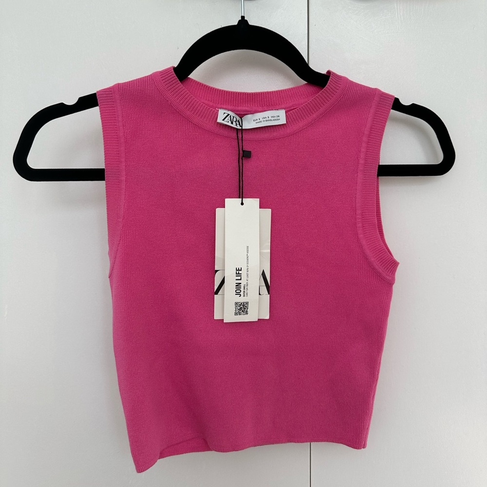 Zara’s pink basic top